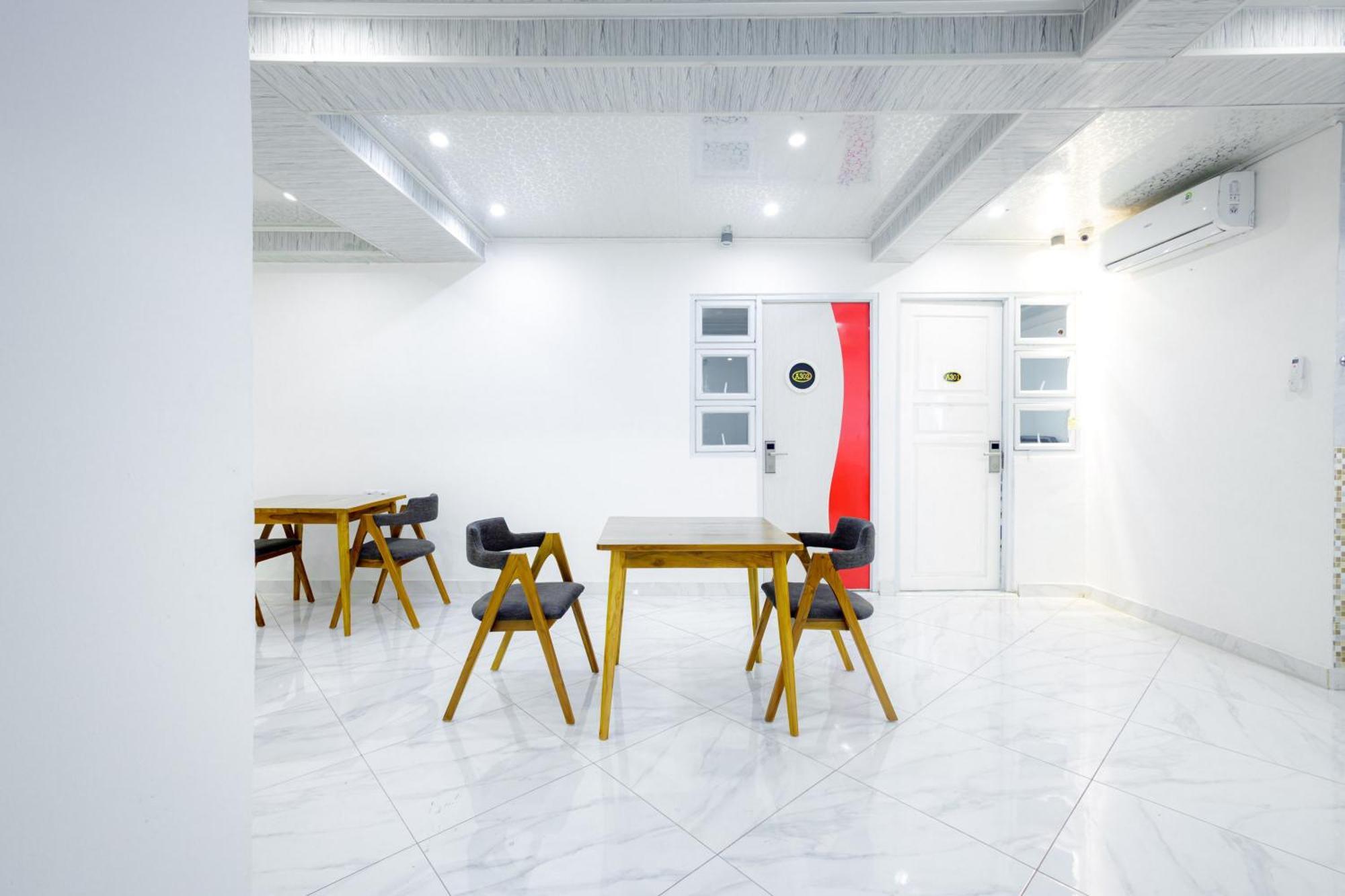 Urbanview Hotel Kota Tua Джакарта Екстериор снимка
