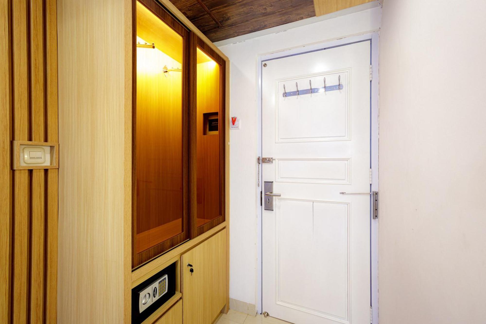 Urbanview Hotel Kota Tua Джакарта Екстериор снимка